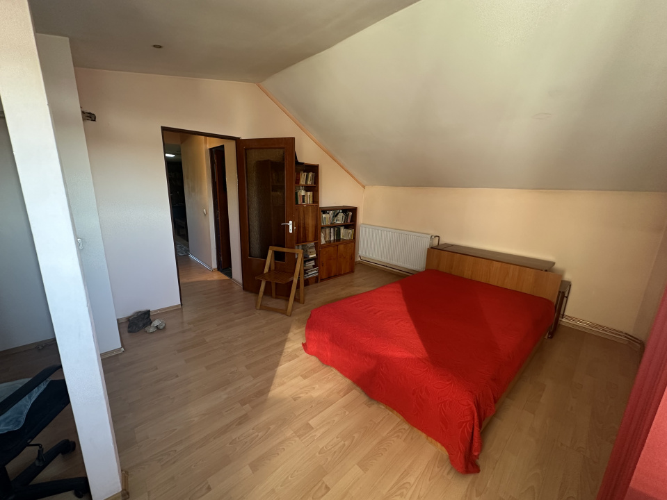 PANTELIMON APARTAMENT IN VILA 1E+M 230 MP TOTAL, CURTE 516 MP!