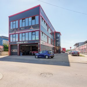 Clădire multifuncțională 1350 mp, lot 1200 mp, închiriată 100%