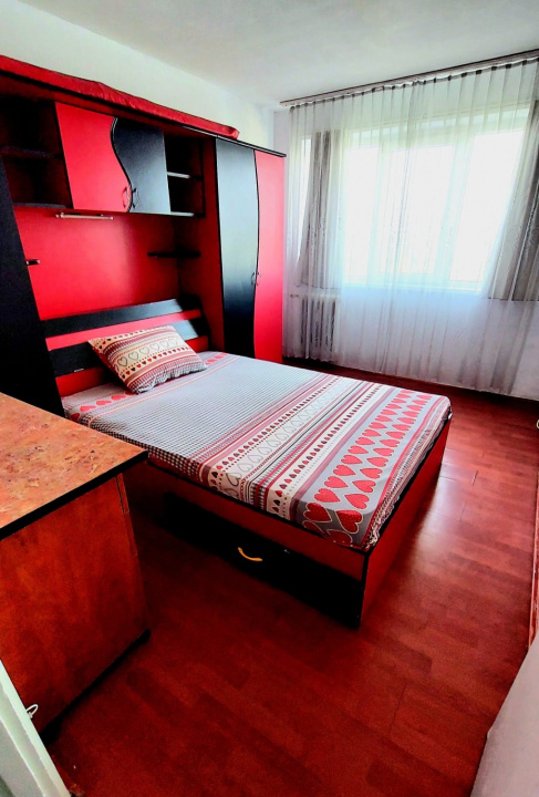 DRISTOR-PARK LAKE, 3 CAMERE, CENTRALA BLOC!