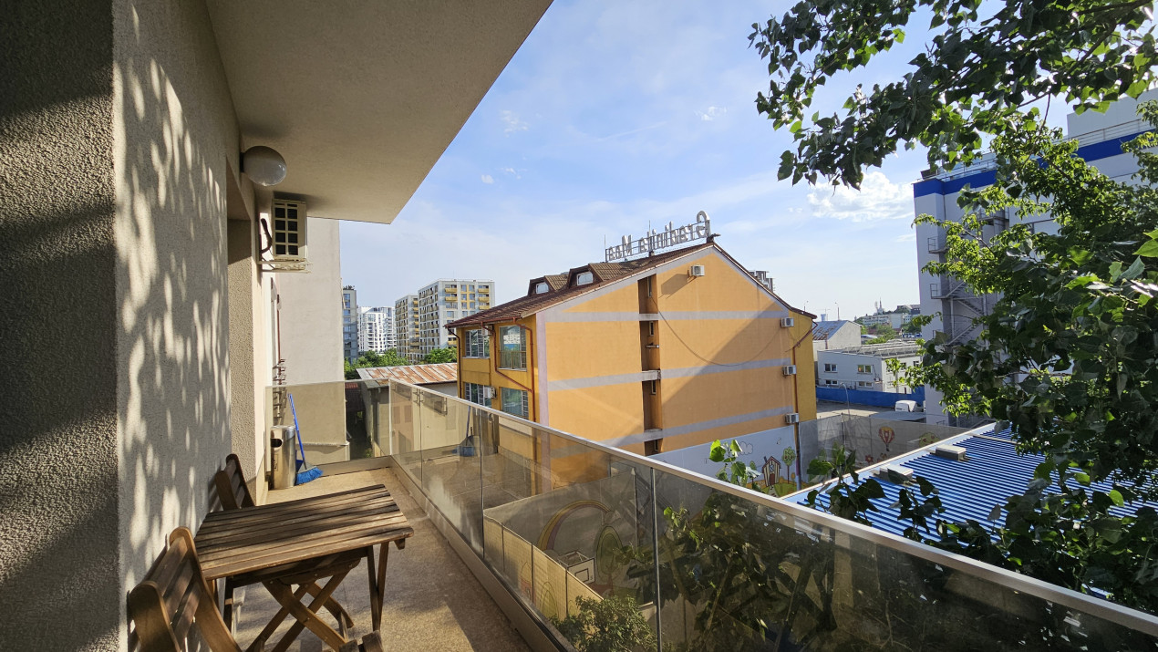 Apartament - terasa 200 mp-complet cu vedere libera si parcare 