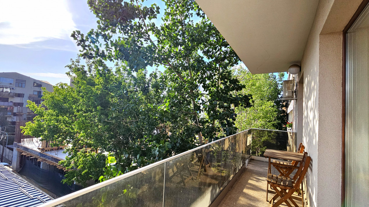 Apartament - terasa 200 mp-complet cu vedere libera si parcare 