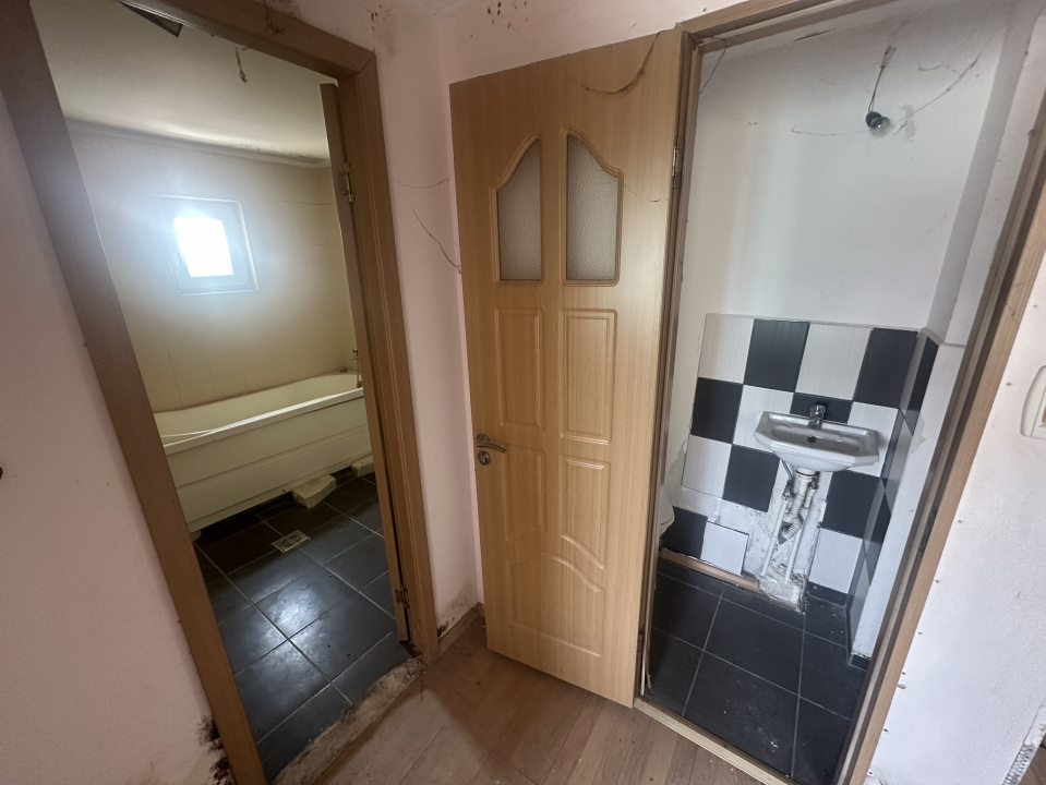 1 DECEMBRIE, 4 CAMERE 98 MP, LOT 22 MP PARCARE!