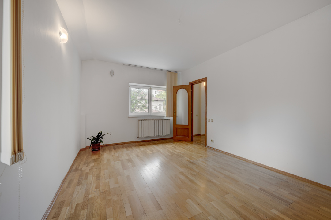 Vila de vanzare Domenii-Ion Mihalache