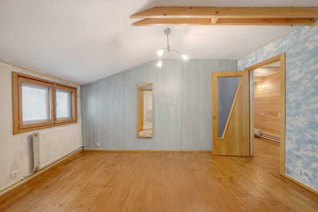 VIILOR - ECHINOCTIULUI, CASA 211 MP UTILI, LOT 460 MP!