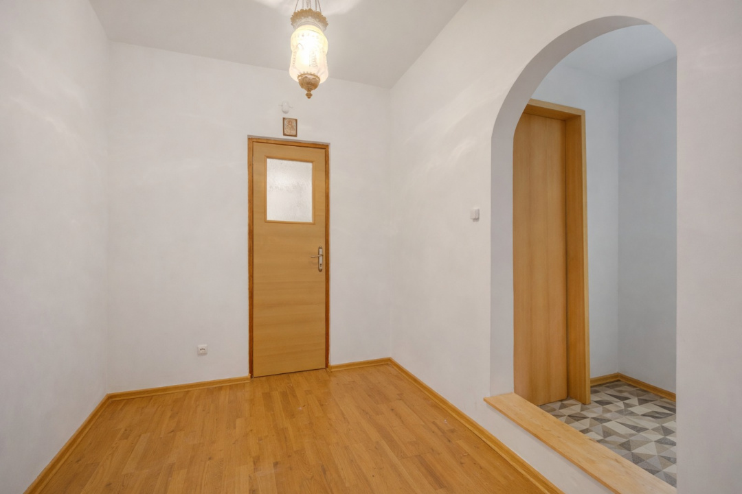 VIILOR - ECHINOCTIULUI, CASA 211 MP UTILI, LOT 460 MP!