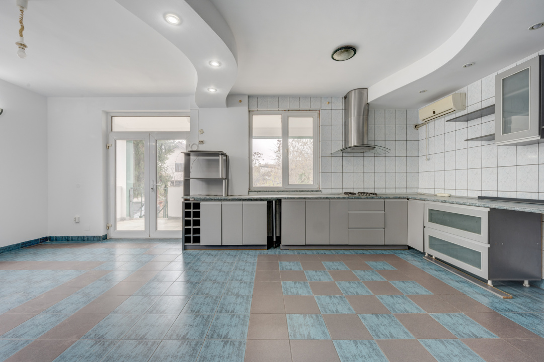 UVERTURII - CETATEA DE BALTA, VILA 436 MP UTILI, LOT 300 MP!