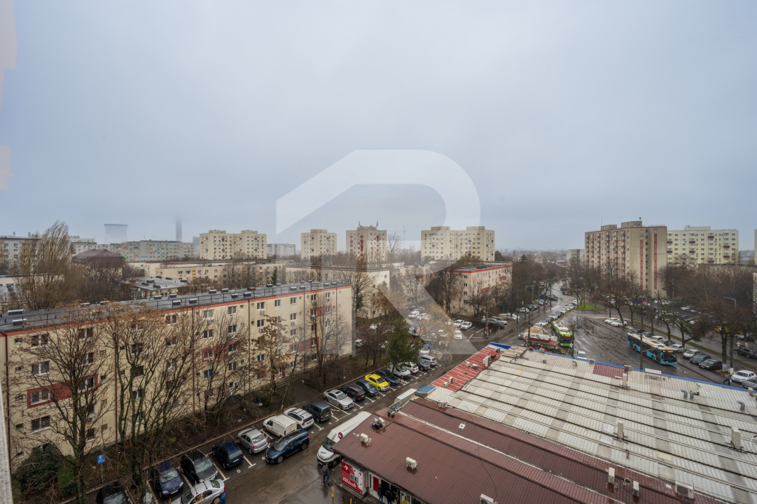 PIAȚA REȘIȚA, 3 CAMERE, 73 MP TOTAL, CENTRALA PROPRIE, LOC PARCARE!