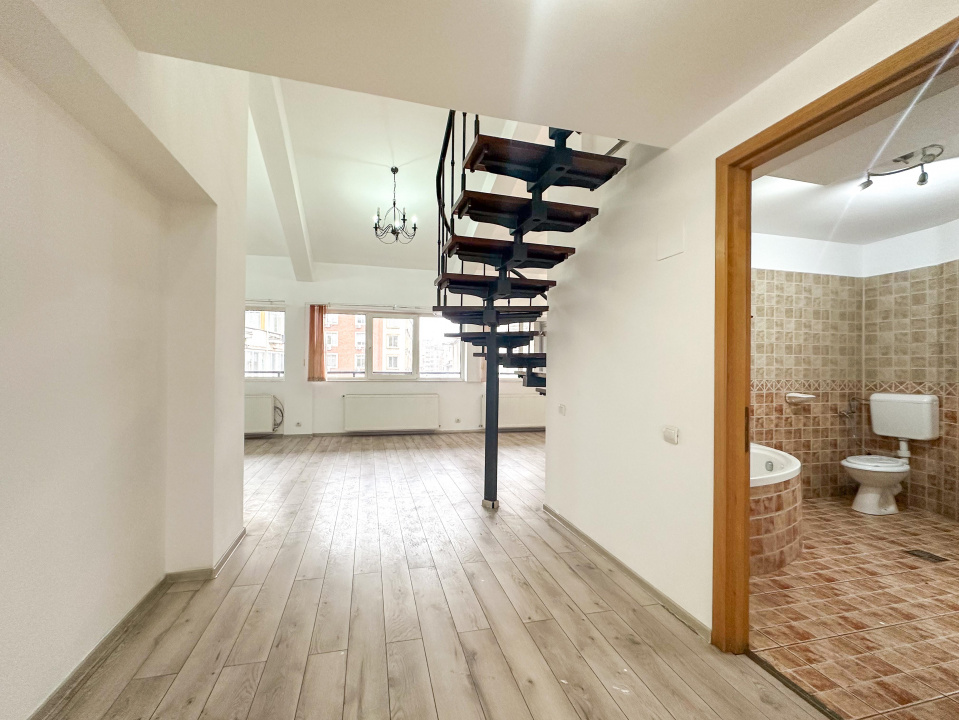 La doi pasi de Universitate - nu doar un birou ci un statut