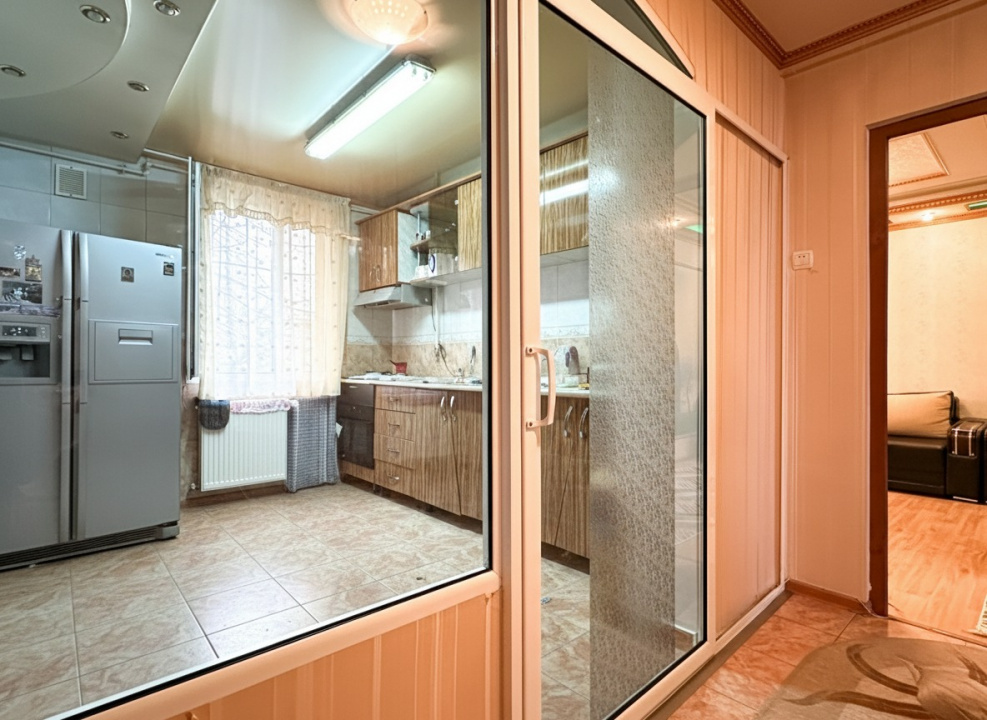 Apartamentul unde copilăria încă se poate trăi afară