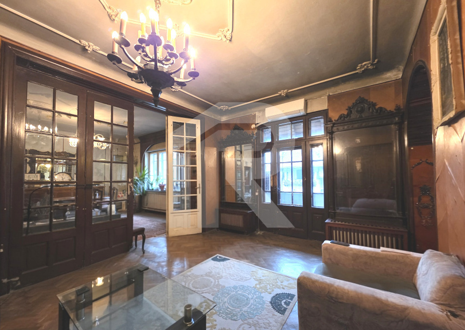 Apartament in Vila, 5 camere,  Alexandru Philippide 4, de renovat