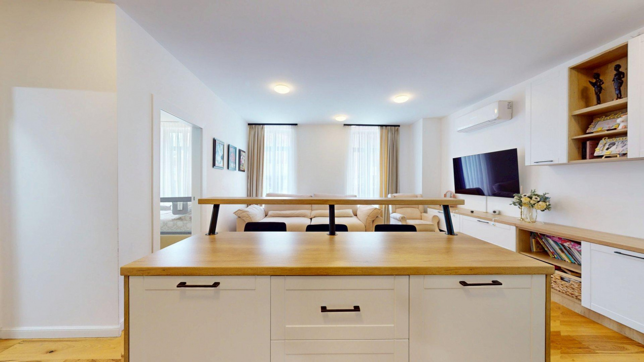 Apartament elegant 2 cam cu istorie, rafinament și facilități premium